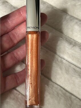 Revlon Ultra HD Lip Lacquer in HD Amber - Metallic Amber Gloss